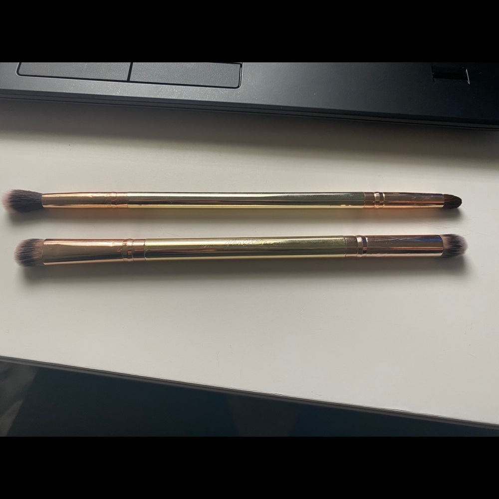 Maskcara Beauty eyeshadow brushes